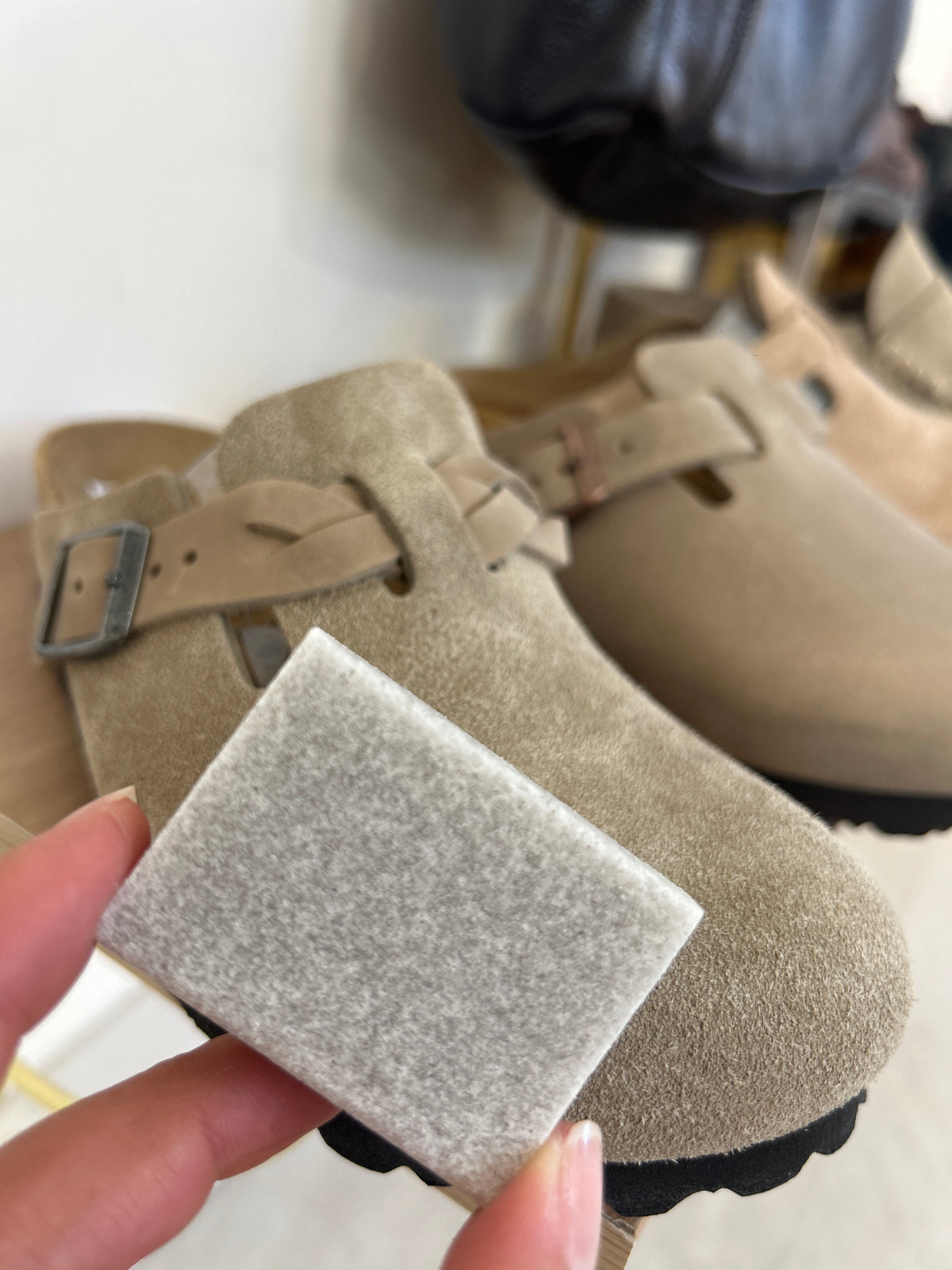 Gomme net SUÈDE - daim et nubuck - FAMACO