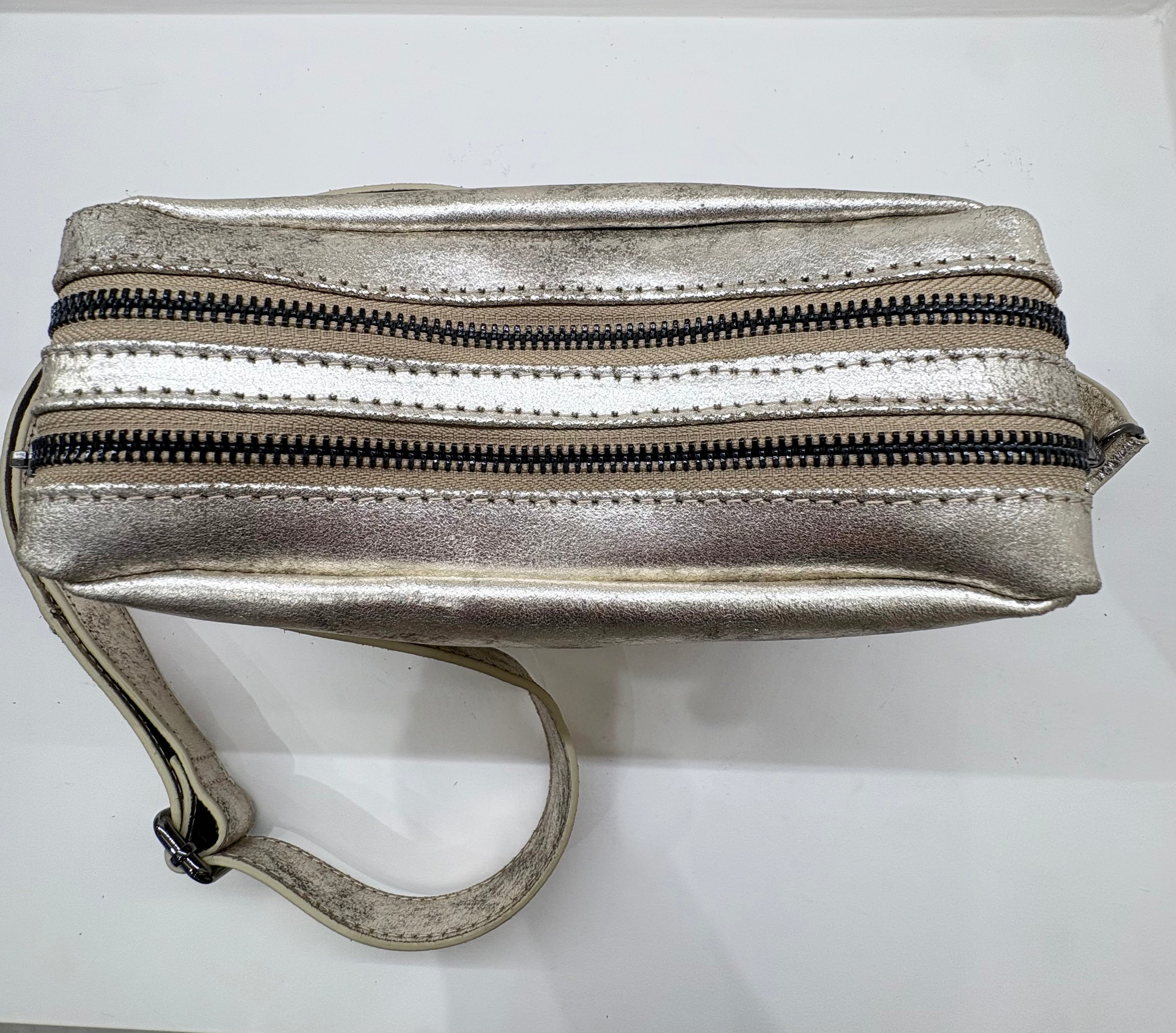 Sac à main bandoulière CHARLAY STONE metalisé champagne