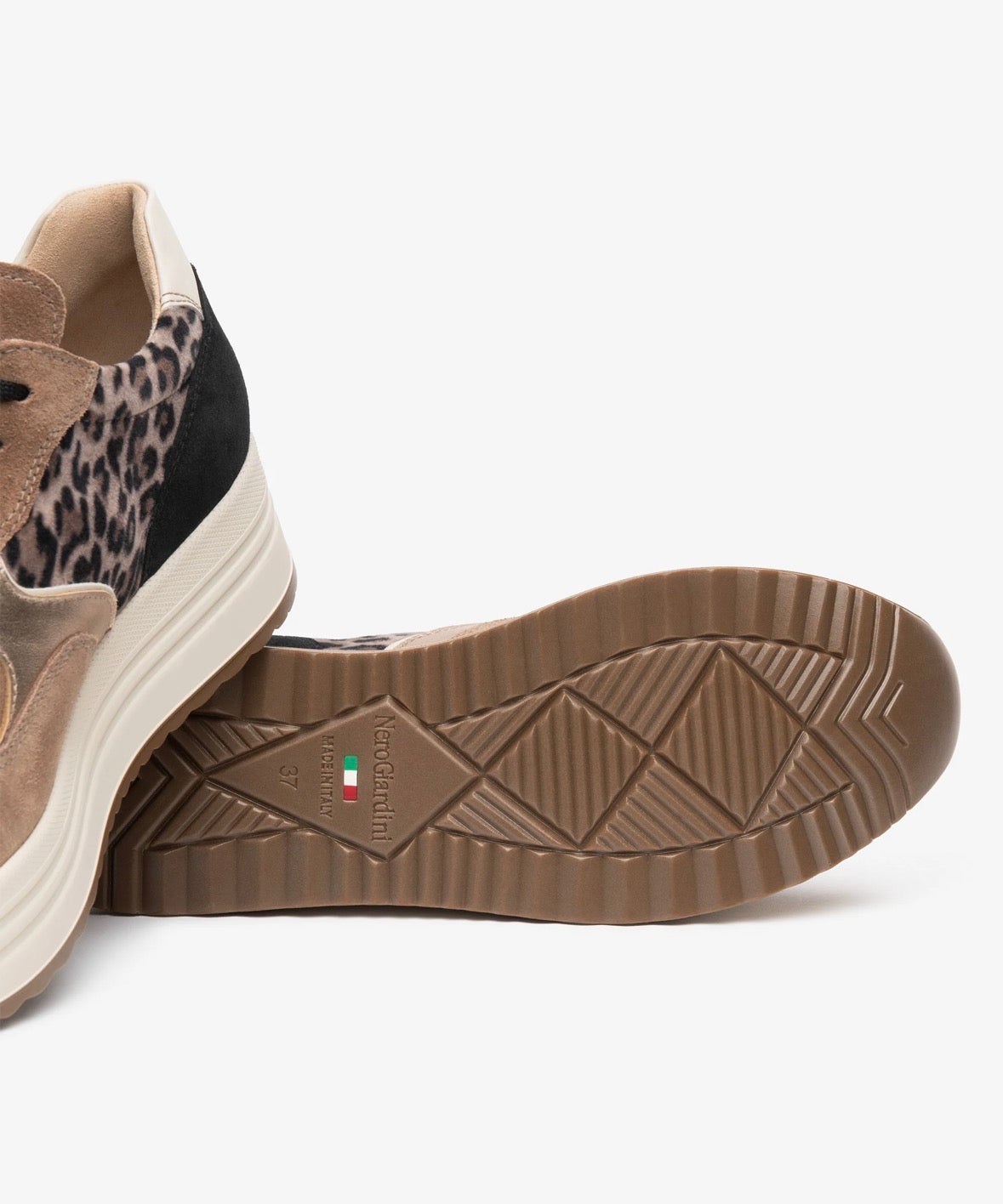 Sneakers NERO GIARDINI en Cuir Velours, Matière Technique et Cuir