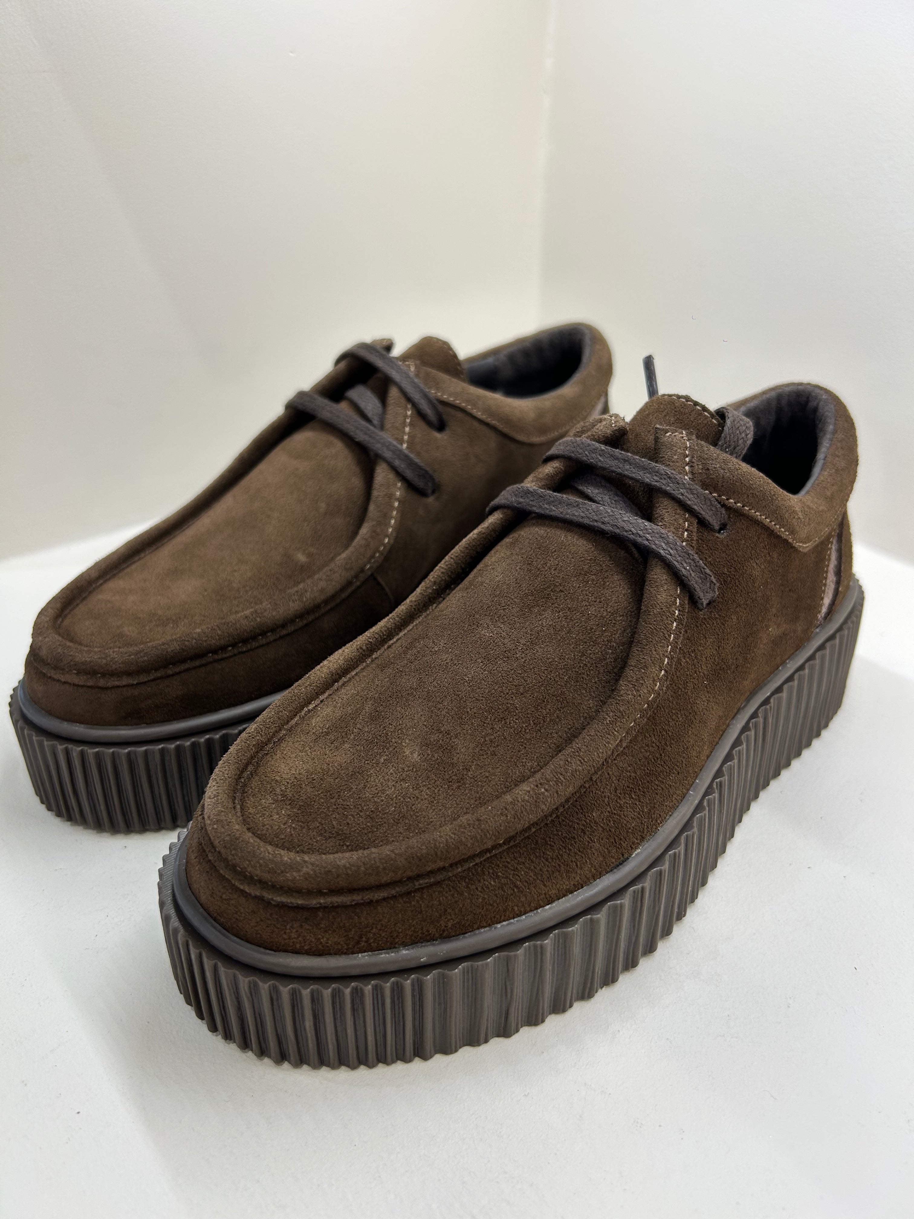 Derbies Wallabee WE DO à Plateforme Striée en Daim Marron — Look Urban-Chic