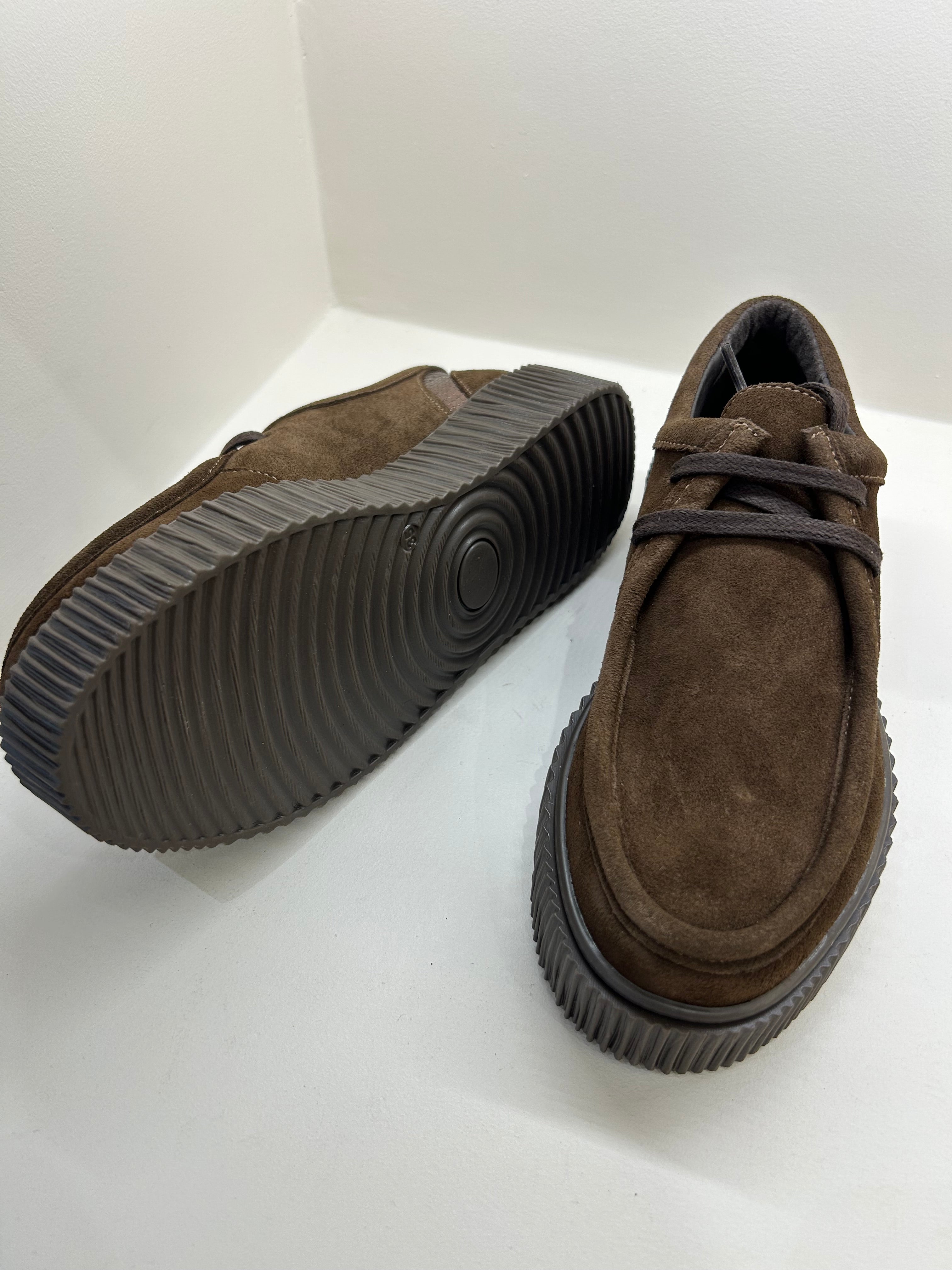 Derbies Wallabee WE DO à Plateforme Striée en Daim Marron — Look Urban-Chic
