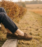 Mocassins style bateau en cuir suédé marron — Maison Toufet