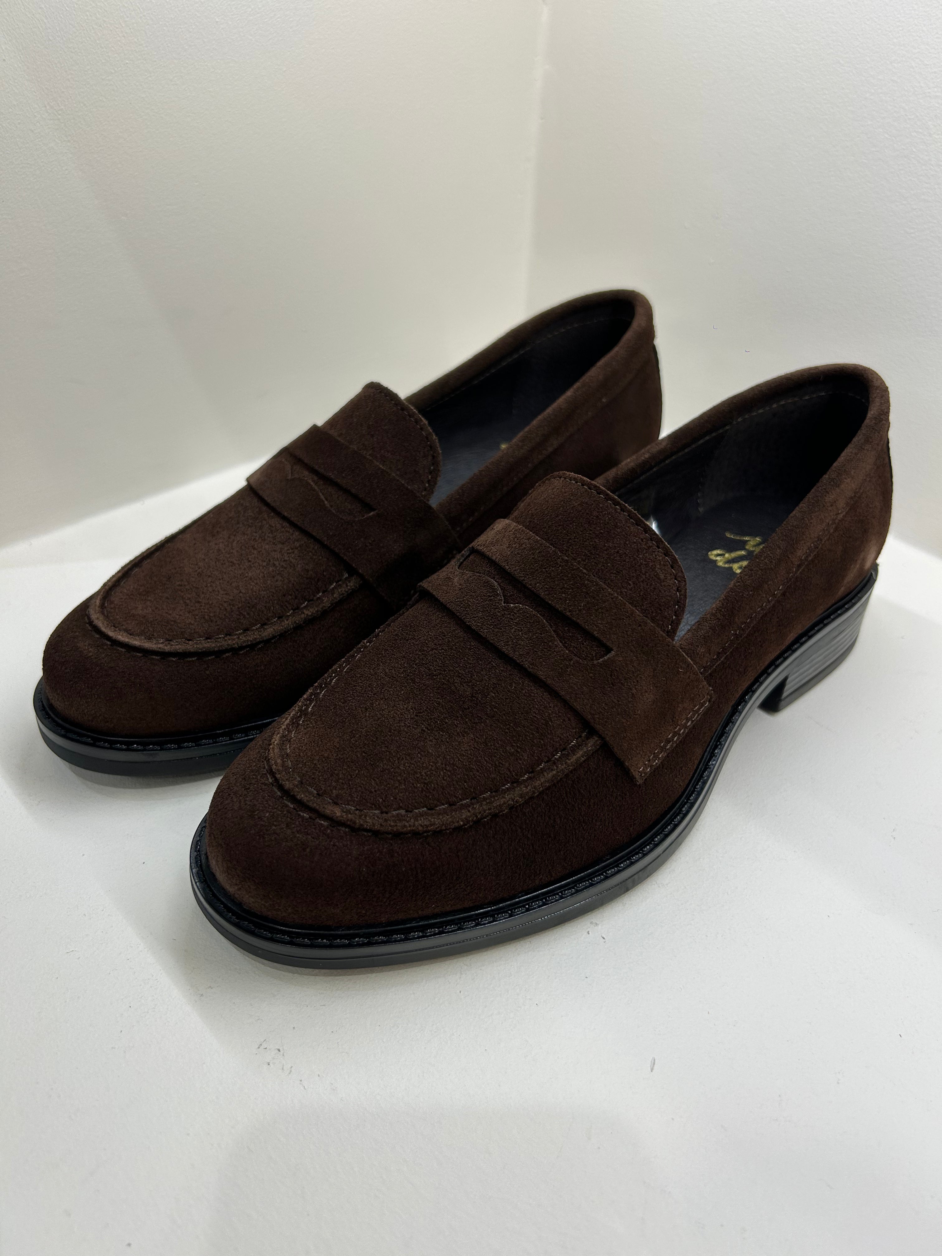 Mocassins WE DO Penny Classiques en Daim Chocolat